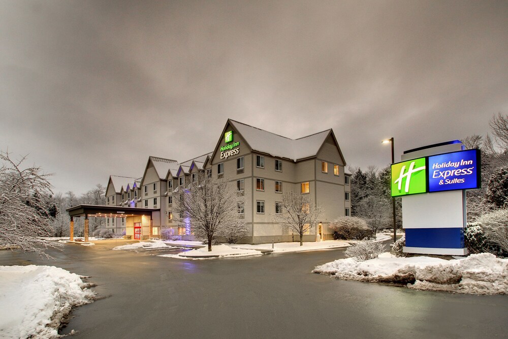 Holiday Inn Express & Suites Lincoln East - White Mountains, an IHG