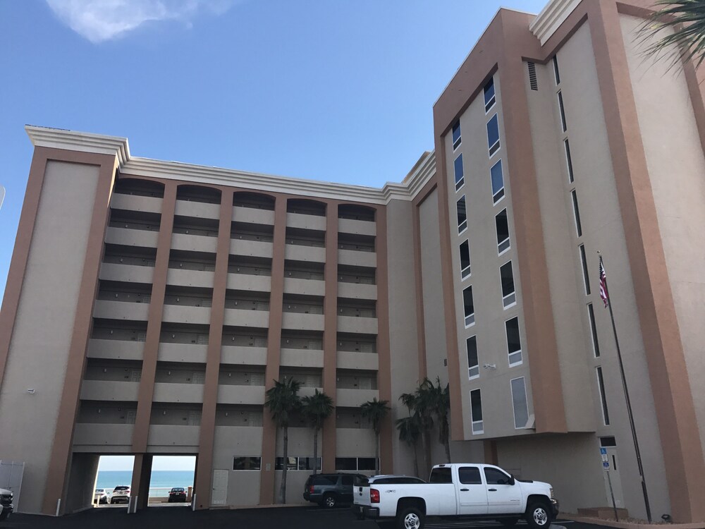 Hampton Inn Daytona Shores - Oceanfront