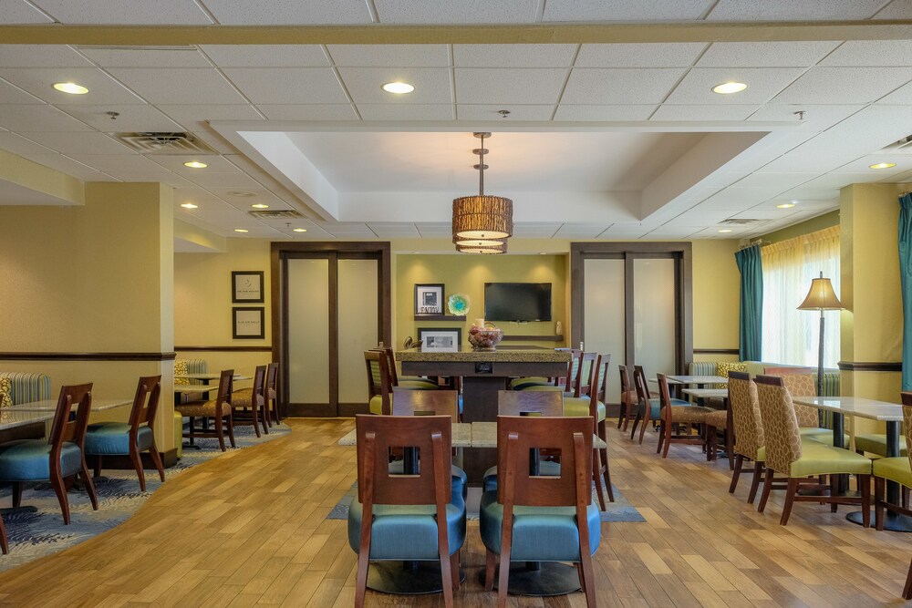 Reception, Hampton Inn Edenton