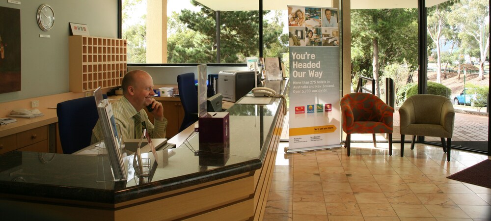 Interior entrance, Quality Hotel Manor