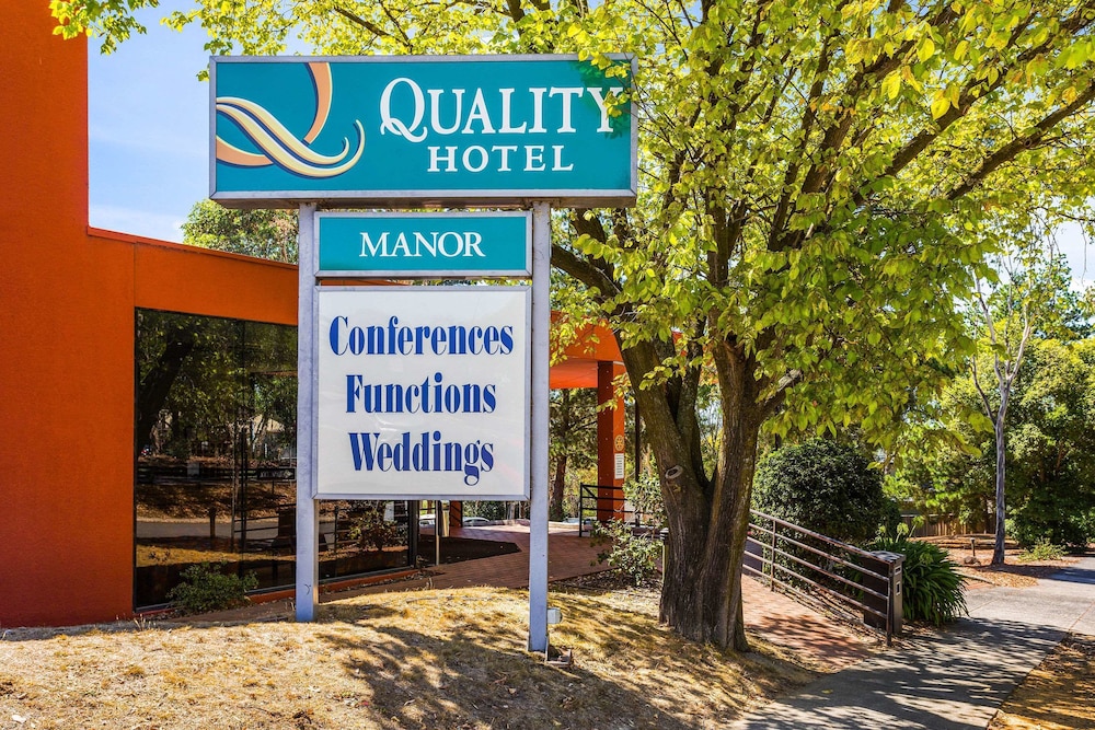 Exterior, Quality Hotel Manor