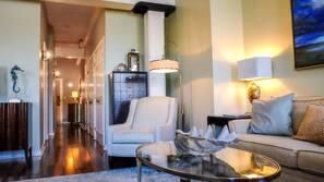 Egyptian cotton sheets, premium bedding, pillowtop beds, in-room safe