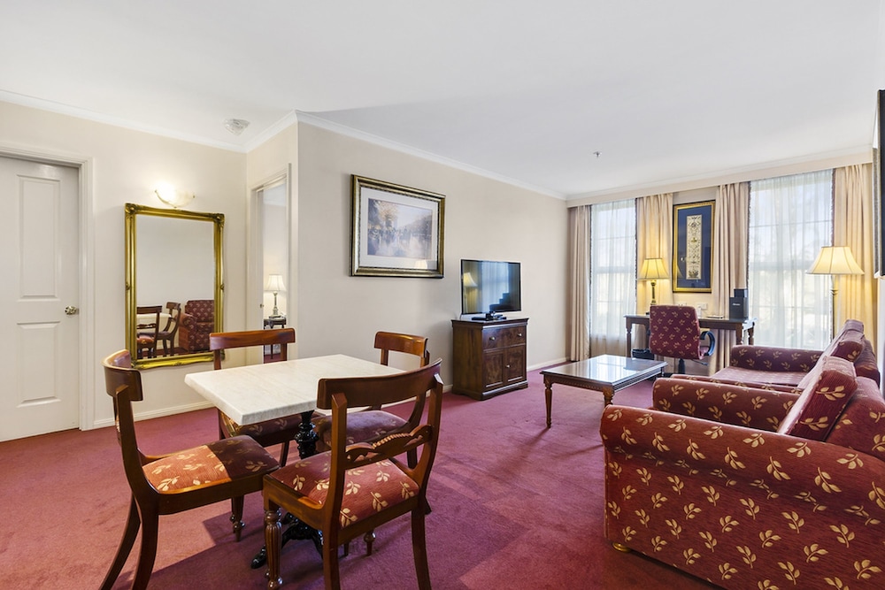 Canterbury International Hotel