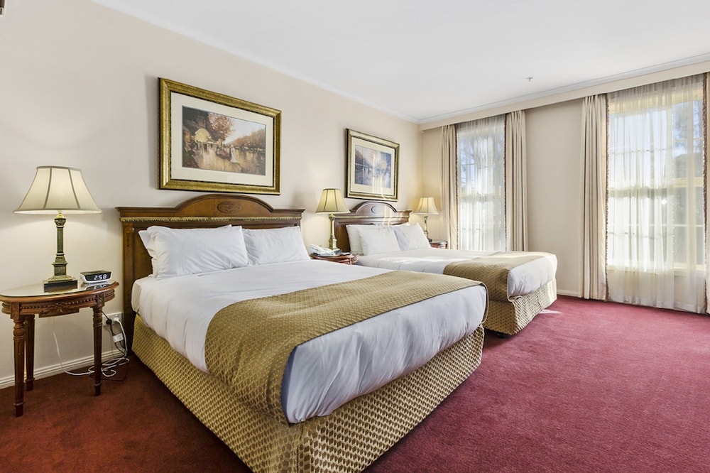 Canterbury International Hotel