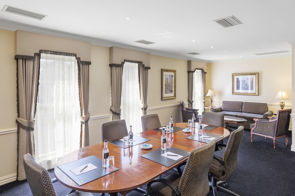 Canterbury International Hotel