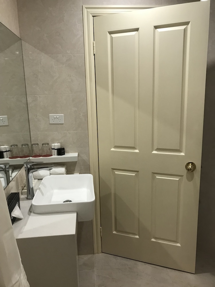 Canterbury International Hotel