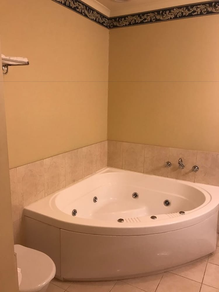 Canterbury International Hotel