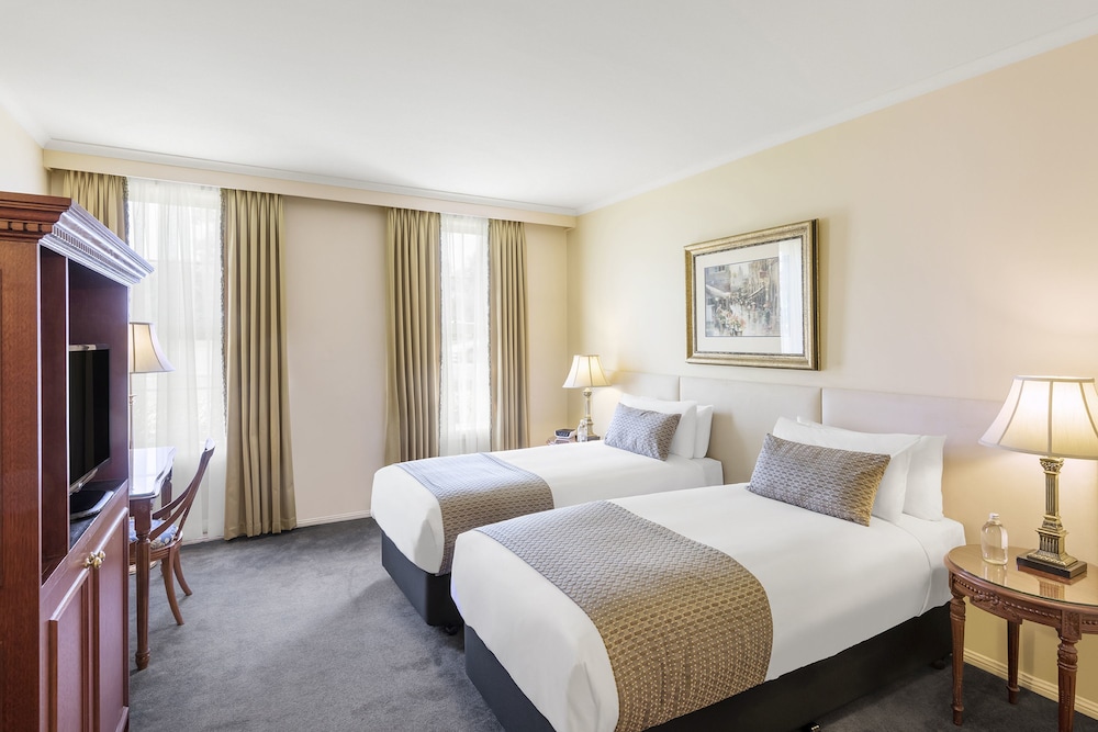 Canterbury International Hotel