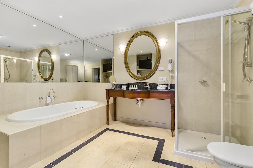 Canterbury International Hotel