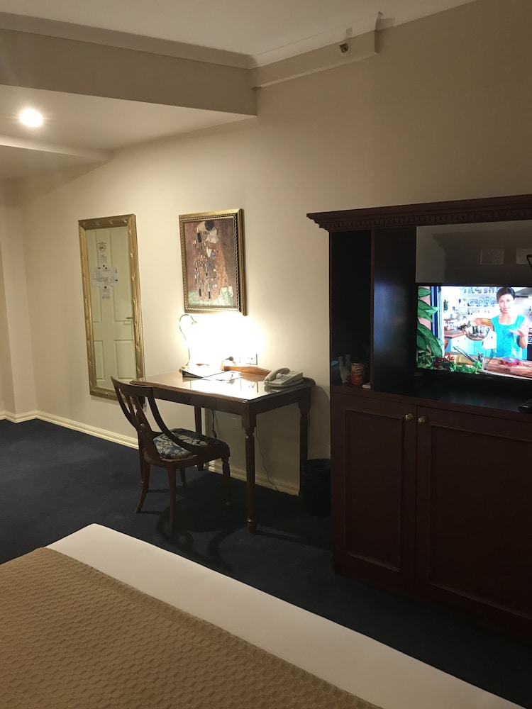 Canterbury International Hotel