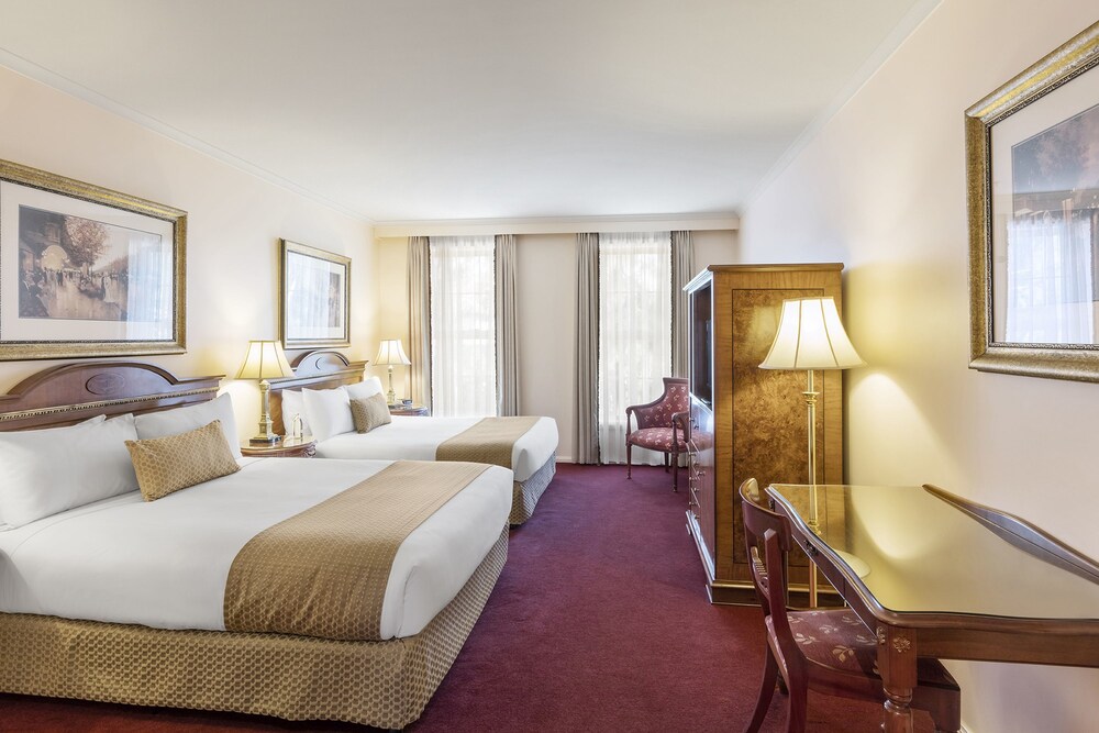 Canterbury International Hotel