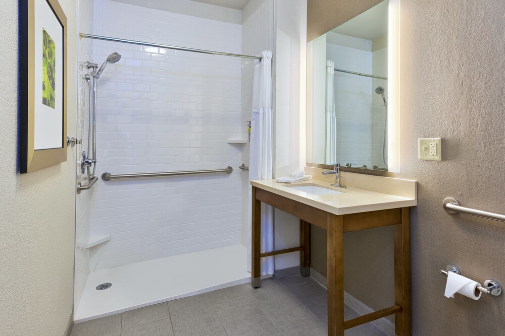 Bathroom, Staybridge Suites Columbia, an IHG Hotel