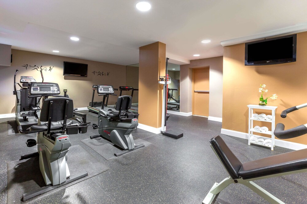 Fitness facility, Ramada by Wyndham Jersey City