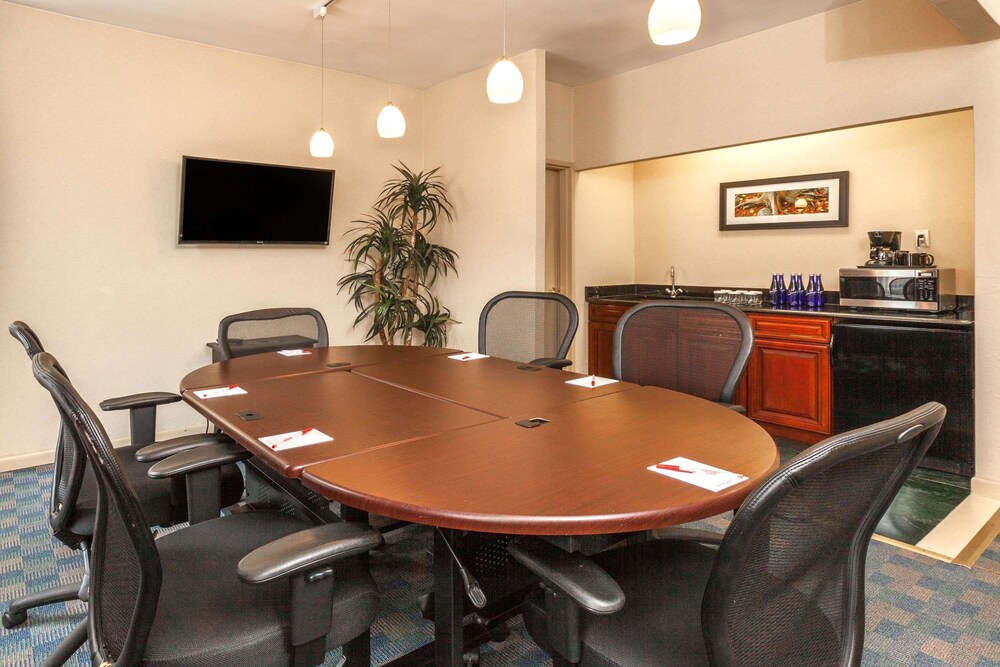 Meeting facility, Ramada by Wyndham Jersey City