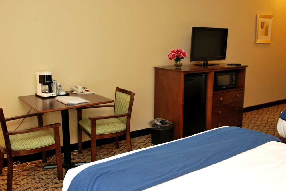 Holiday Inn Express Lapeer, an IHG Hotel