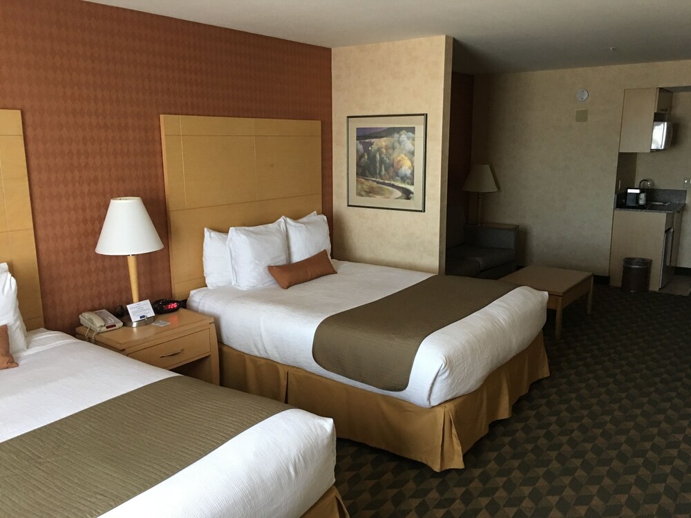 Best Western Plus North Las Vegas Inn & Suites