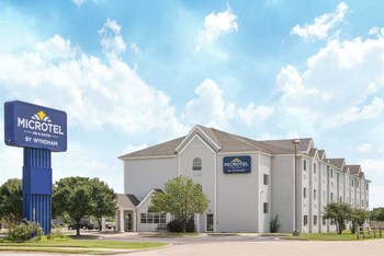 Microtel Inn & Suites by Wyndham Independence