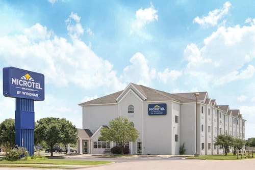 Great Place to stay Microtel Inn & Suites by Wyndham Independence near Independence 