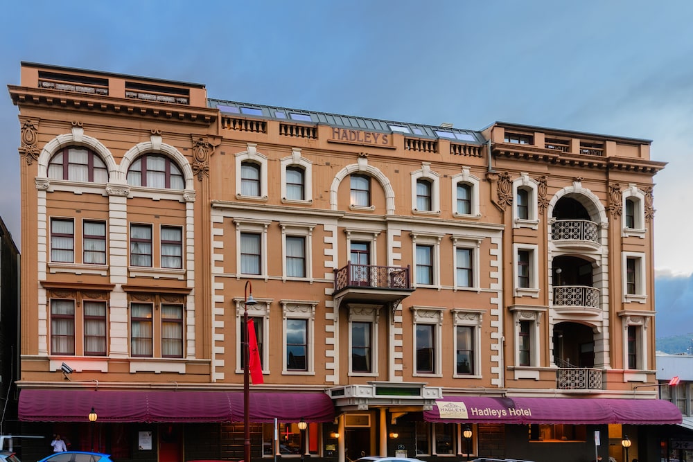 Hadley's Orient Hotel