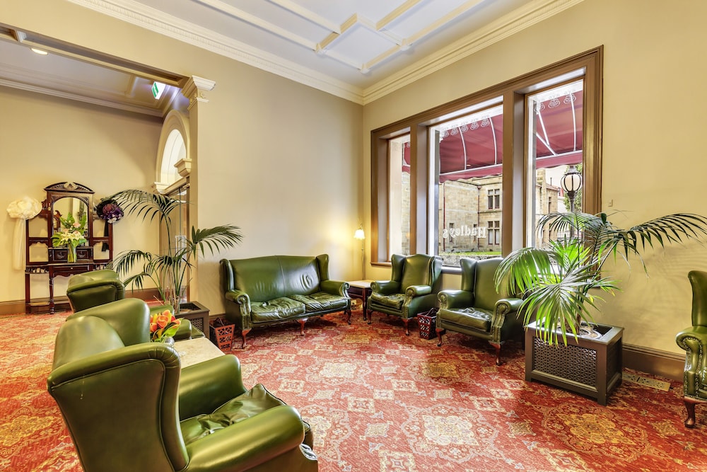 Hadley's Orient Hotel