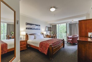 Minibar, desk, iron/ironing board, bed sheets
