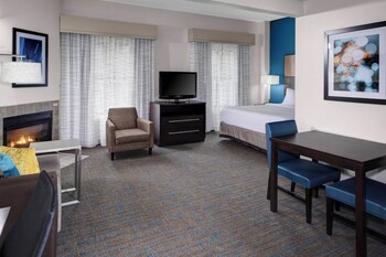Residence Inn By Marriott Cleveland Downtown Cleveland Room