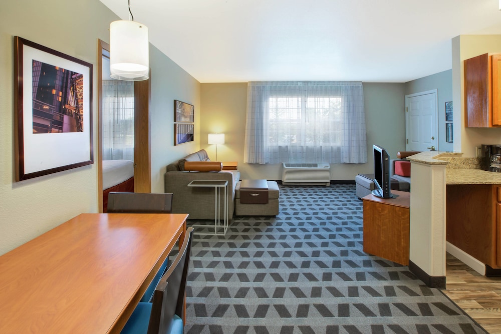 Towneplace Suites By Marriott Detroit Livonia