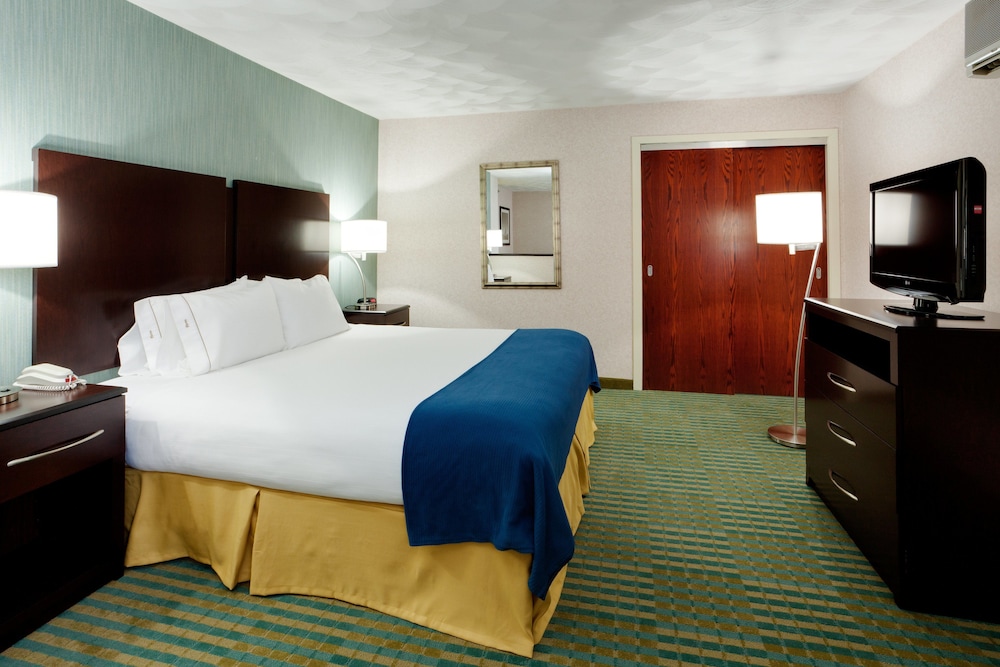 Holiday Inn Express and Suites, an IHG Hotel