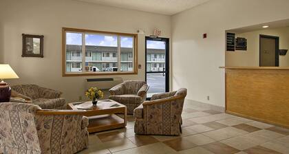 Super 8 by Wyndham Pendleton