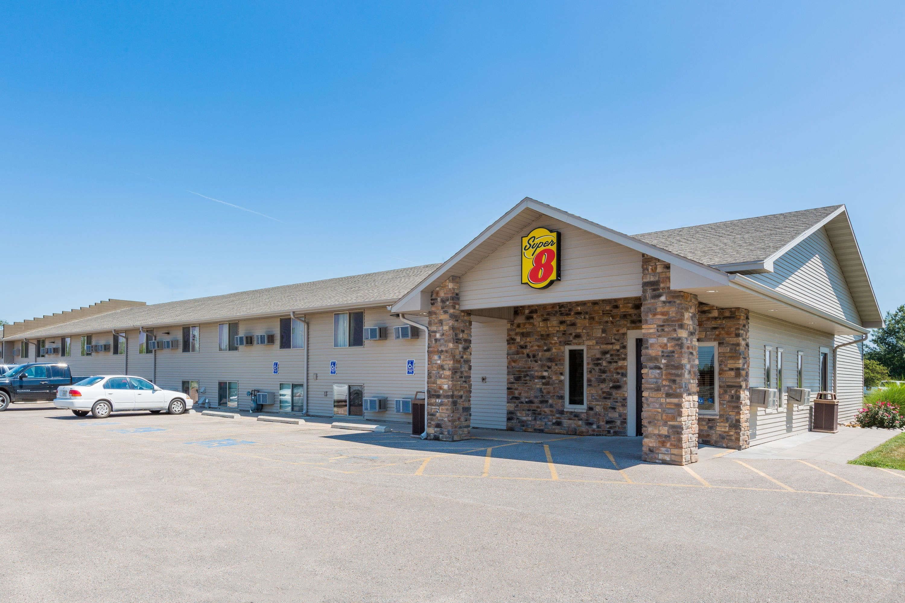 Super 8 By Wyndham Kearney In Kearney Ne Expedia