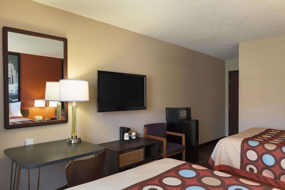 Room, Super 8 by Wyndham Taylor/Detroit Area