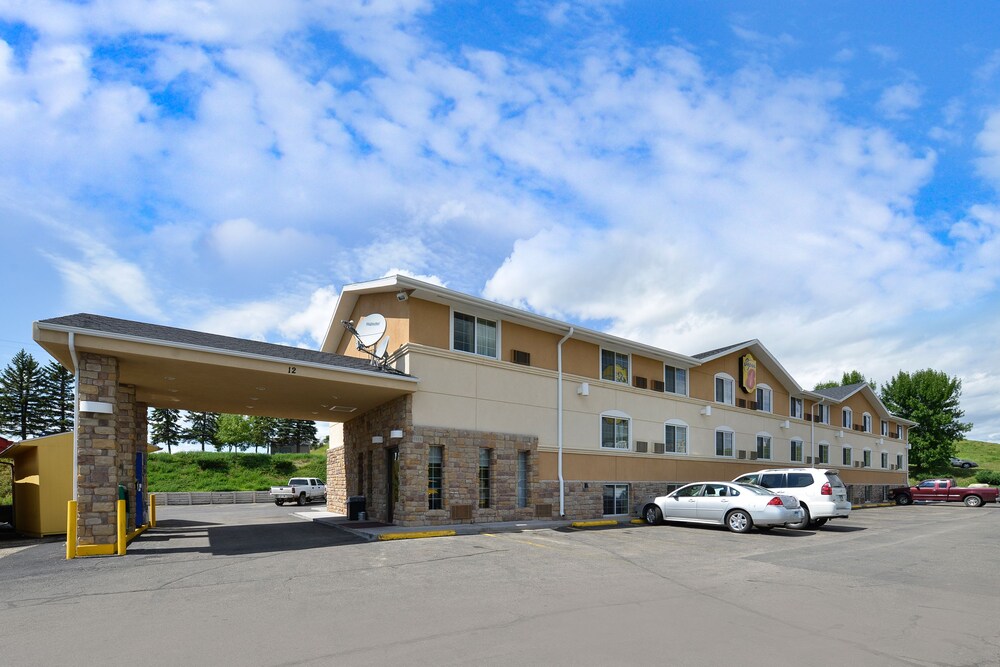 Super 8 by Wyndham Minot Airport