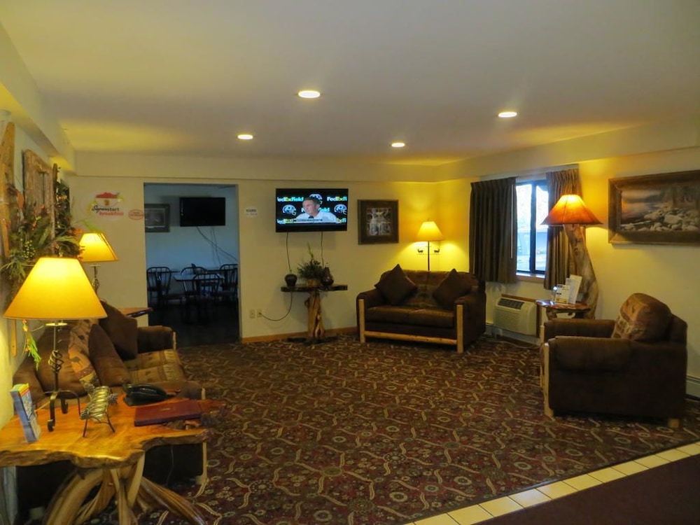 Interior, Super 8 by Wyndham Bridgeview of Mackinaw City