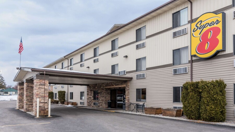 Super 8 by Wyndham Kalispell Glacier National Park