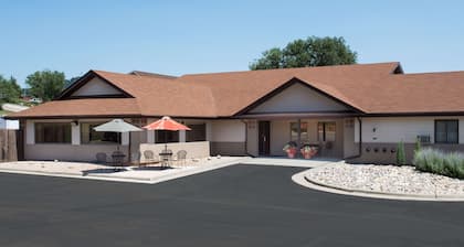 Super 8 by Wyndham Hot Springs