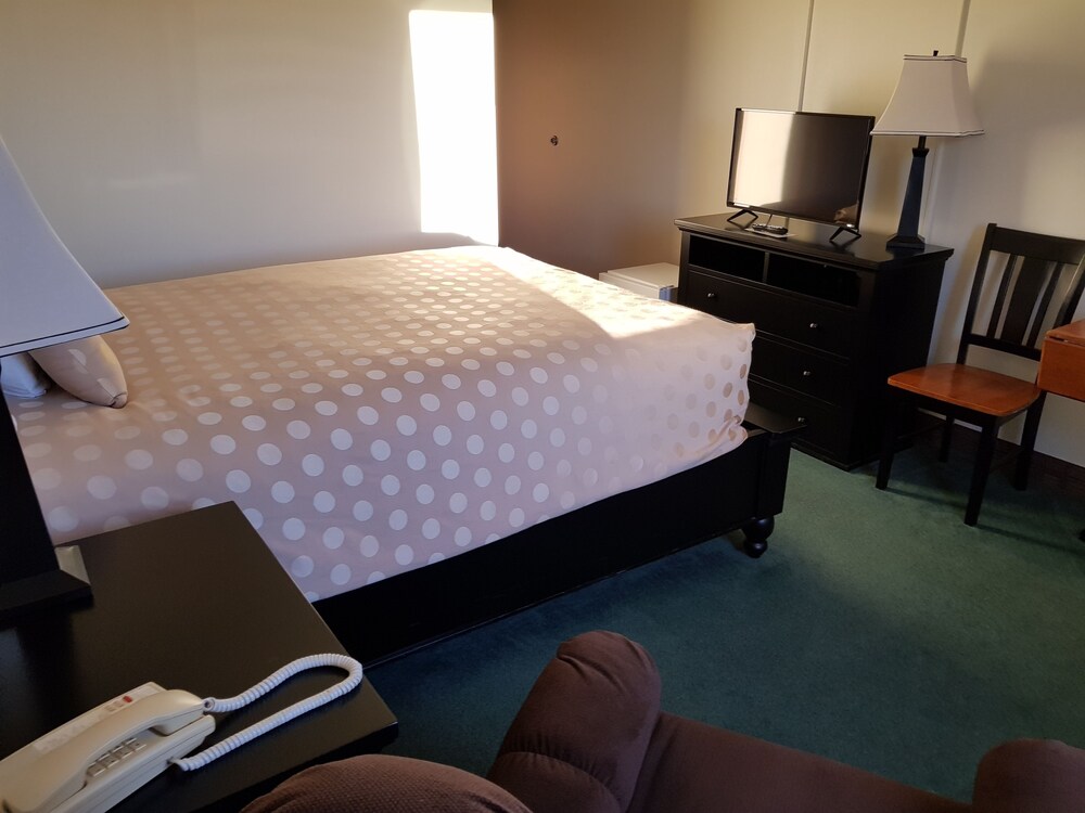 Coratel Inn & Suites Northfield in Northfield | Best Rates & Deals on