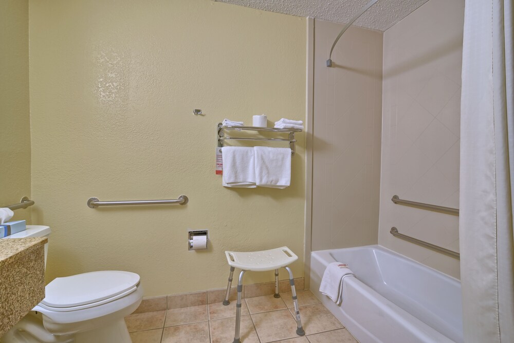 Bathroom, Super 8 by Wyndham Latham/Albany Airport