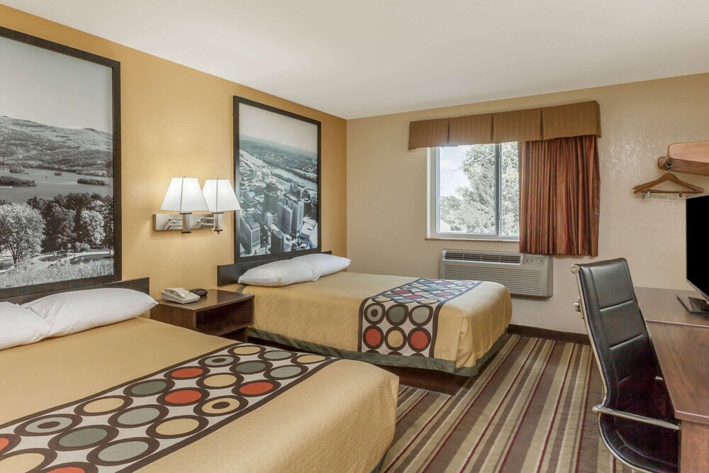 Room, Super 8 by Wyndham Latham/Albany Airport