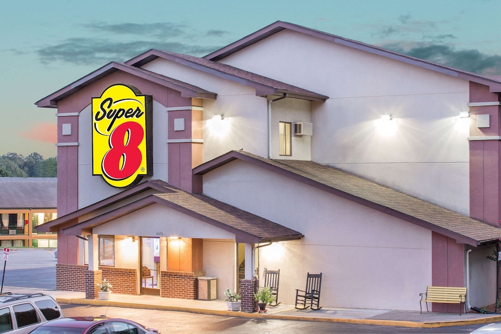 Super 8 by Wyndham Roanoke VA