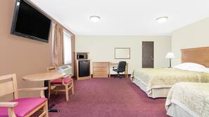 1 bedroom, desk, blackout drapes, free WiFi