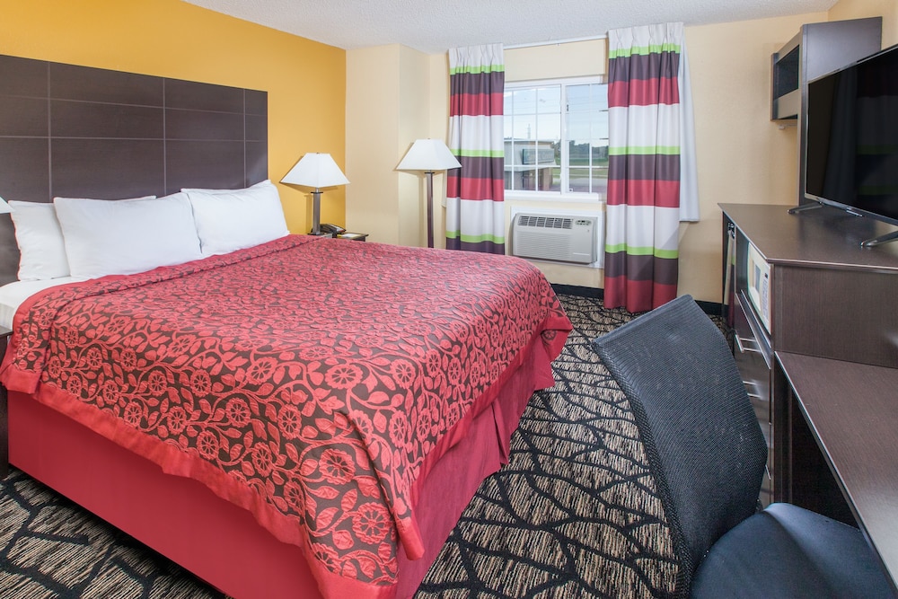 Room, Days Inn by Wyndham Miami