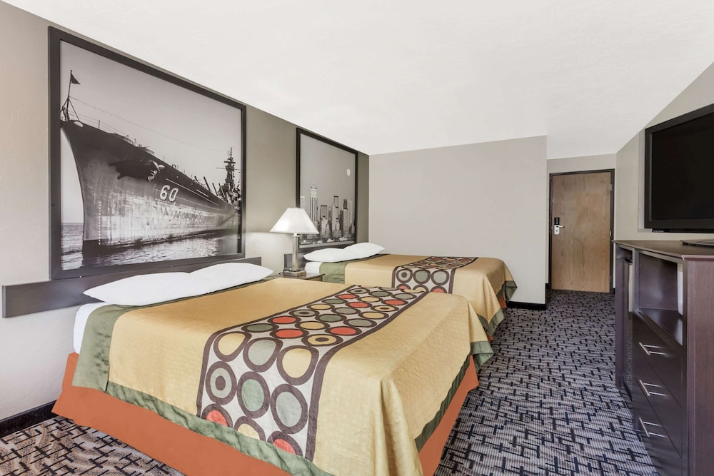 Super 8 by Wyndham Bremerton