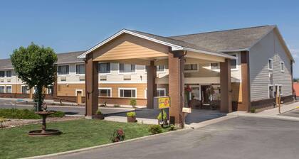 Super 8 by Wyndham Baker City