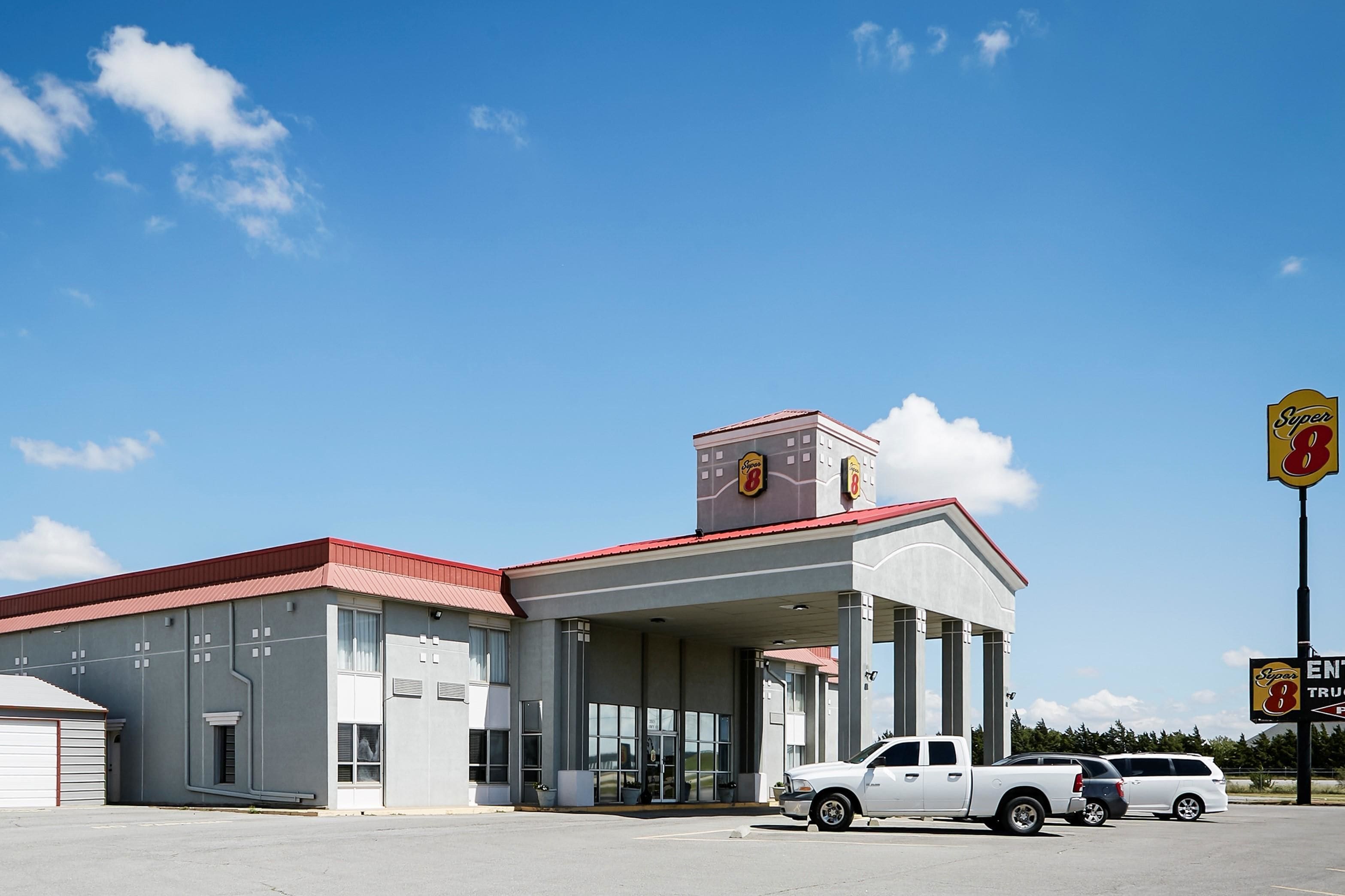 Super 8 by Wyndham Elk City in Elk City, United States