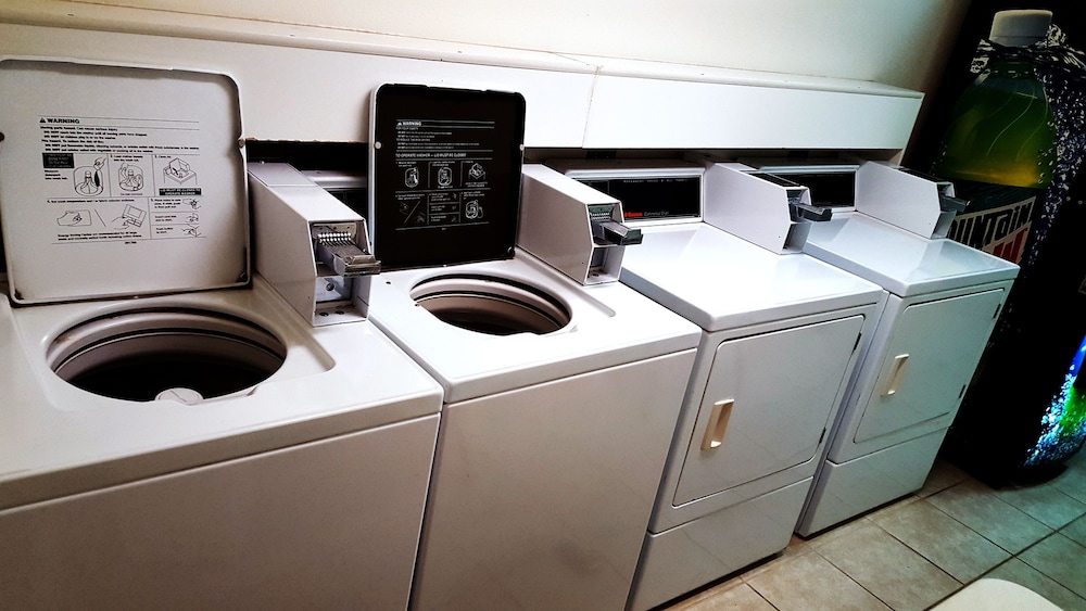 Laundry room, Super 8 by Wyndham Brookings