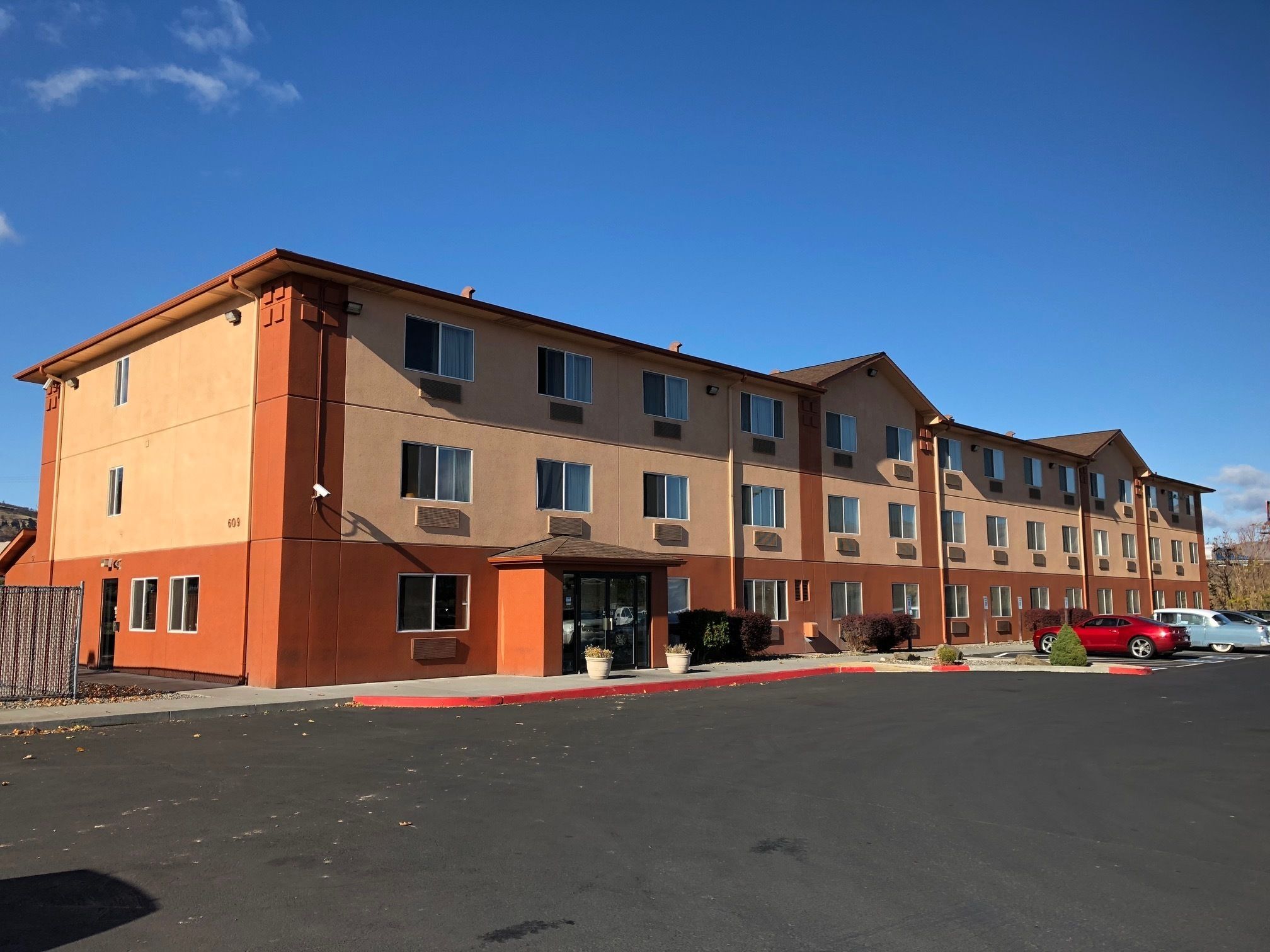 Super 8 By Wyndham The Dalles Or In The Dalles Or Expedia