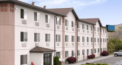 Super 8 by Wyndham The Dalles OR