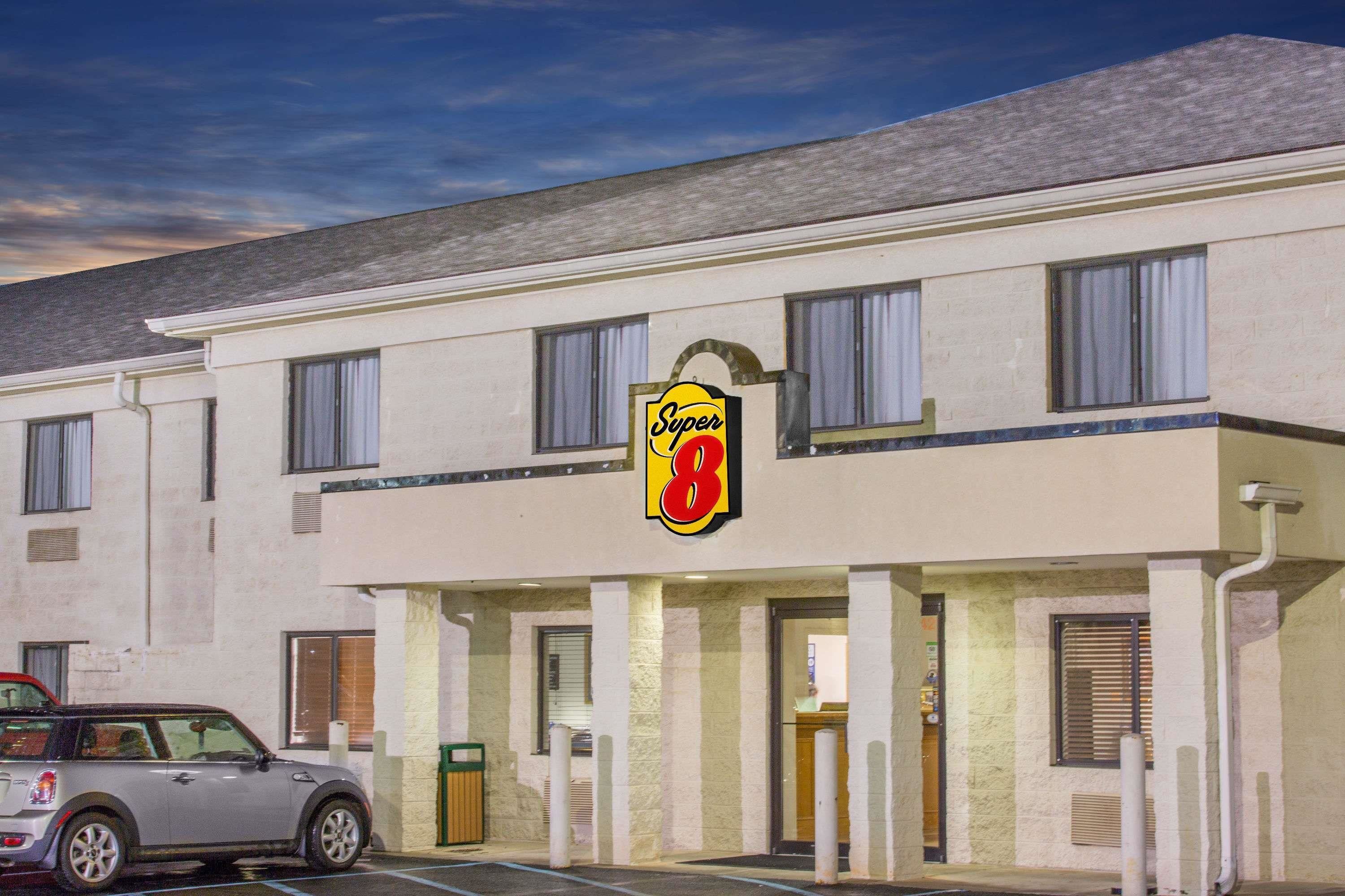 Super 8 by Wyndham Bedford in Lynchburg, United States
