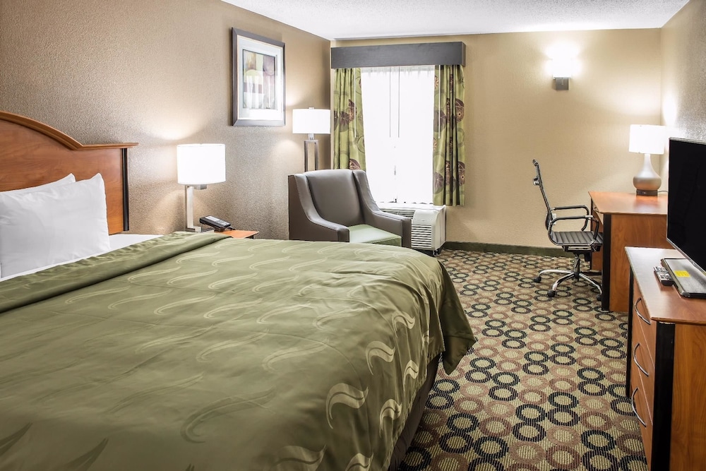 Quality Inn & Suites Columbus West - Hilliard