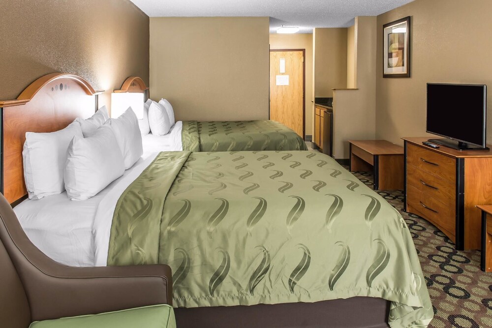 Quality Inn & Suites Columbus West - Hilliard